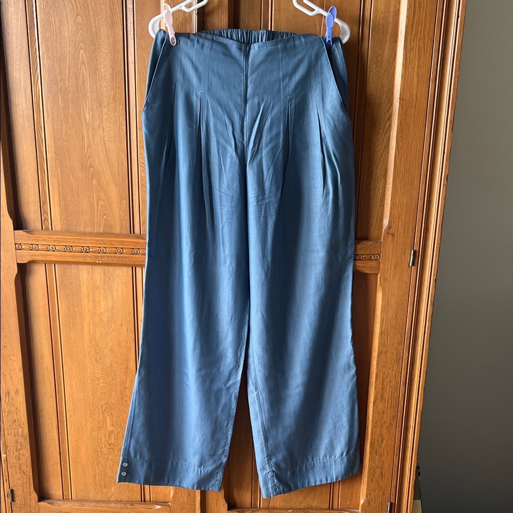 Lululemon Tencel crop pants, blue